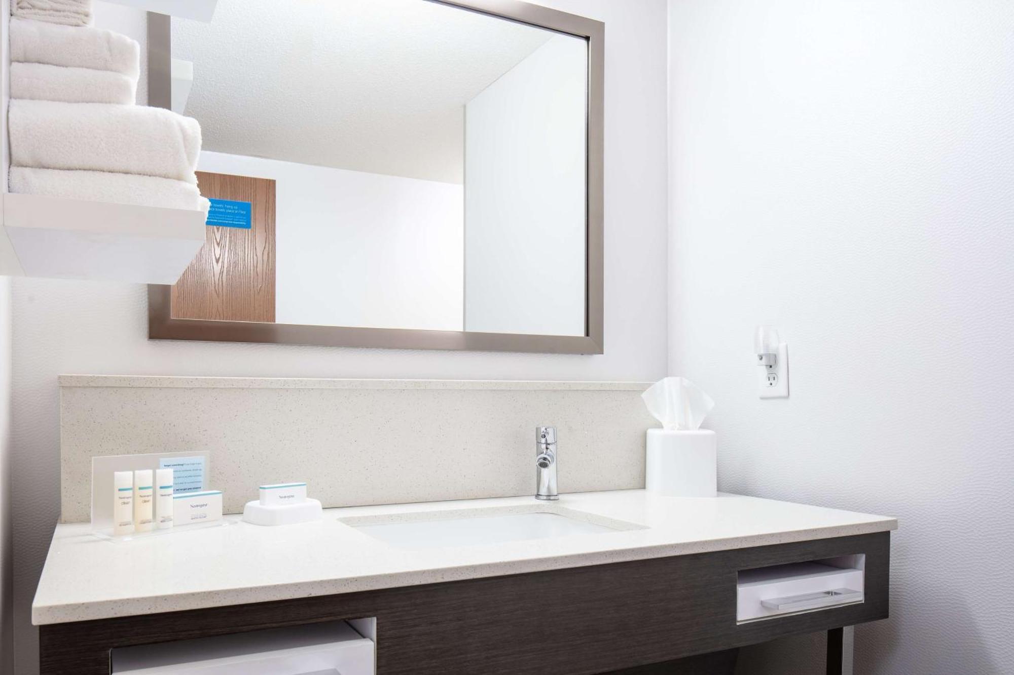 Hampton Inn Freeport Экстерьер фото