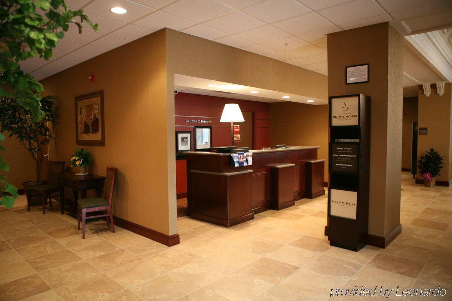 Hampton Inn Freeport Интерьер фото